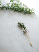 コデマリのブローチ