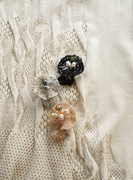 はじまりの花ブローチ