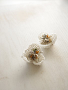 ビオラのブローチ（白）